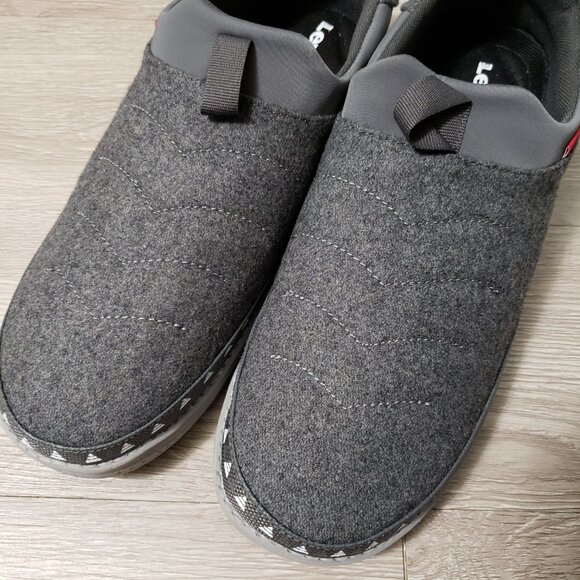 NEW Men\'s Levis slip on felt loafer slipper padded memory foam shoe sze XL 11-12 main image 4